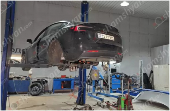 «Գարաժ Մոլ»-ի ավտովերանորոգման կետերից մեկում հայնաբերվել են արնանման հետքեր. վիրավորը «Tesla»-ի սեփականատերն է